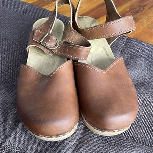 Tan Sven Clogs / Sandal Mary Janes 37